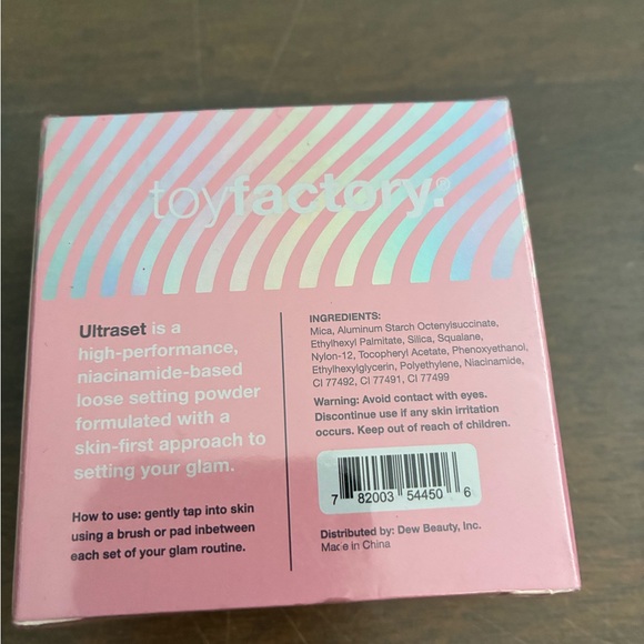 Toy Factory Trase Ultra Set Powder Dark vegan & cruelty free New In Box - Picture 3 of 4